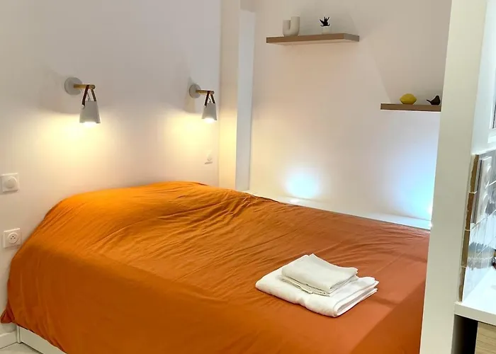 Ultra Centre - Jacuzzi & Videoprojecteur Апартаменты *