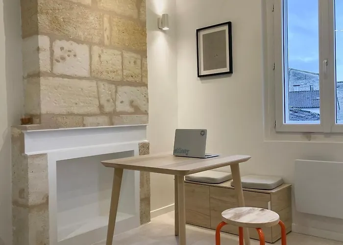 Ultra Centre - Jacuzzi & Videoprojecteur Апартаменты *