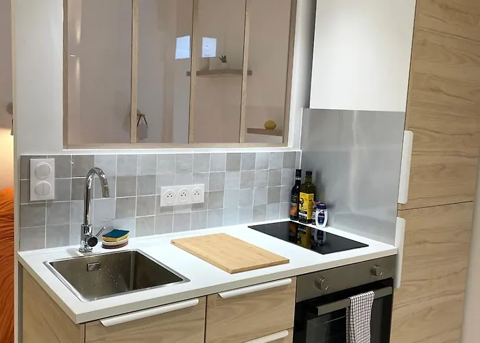 Ultra Centre - Jacuzzi & Videoprojecteur Либурн