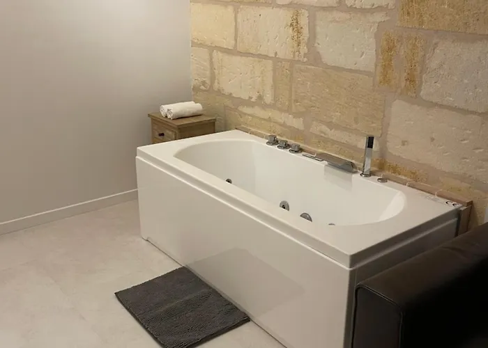 Ultra Centre - Jacuzzi & Videoprojecteur Либурн